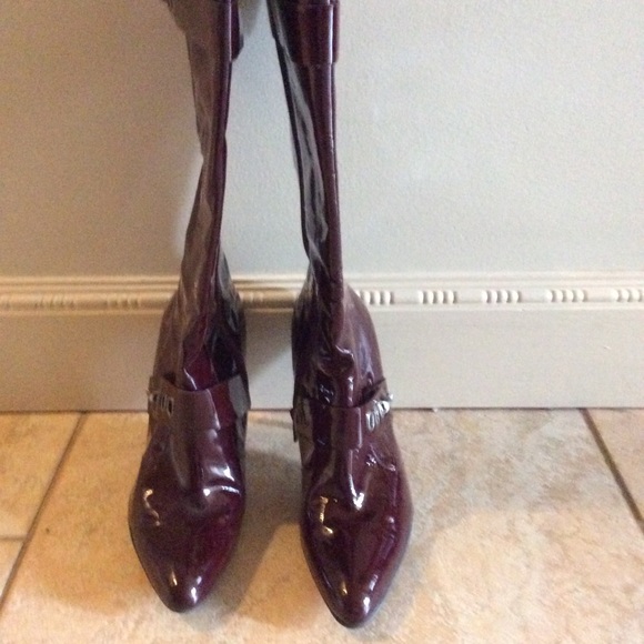 Boots - Picture 2 of 5